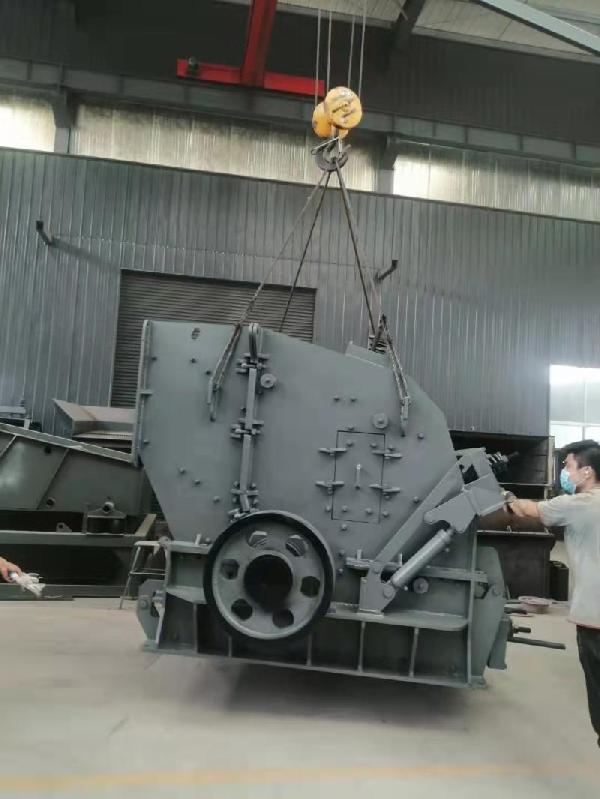反擊式破碎機