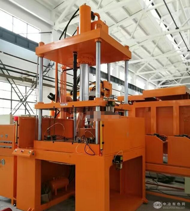 壓鑄件油壓沖邊機