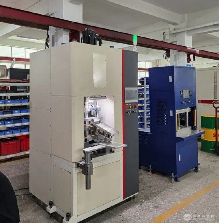 全自動伺服粉末成型機