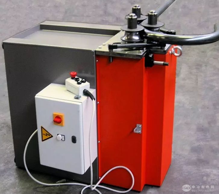 液壓滾彎機