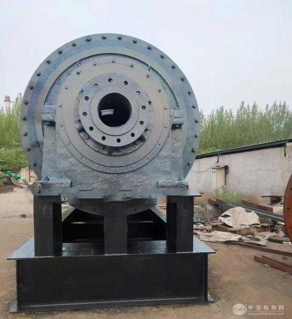 出售二米一乘四米五朝陽軸承球磨機