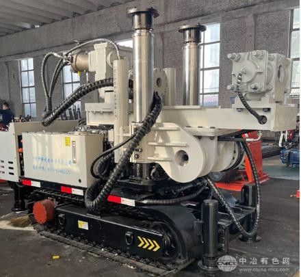 煤礦用履帶式全液壓坑道鉆機